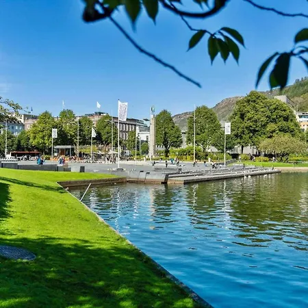 Lägenhet Dinbnb I Shopping, Cafes And Attractions At Your Doorstep! Bergen