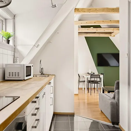Lägenhet Dinbnb I Shopping, Cafes And Attractions At Your Doorstep!